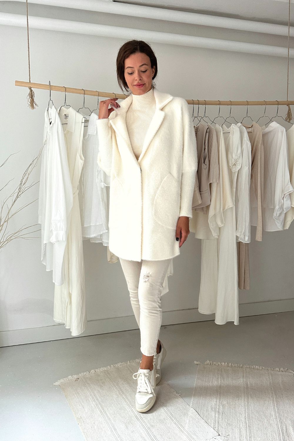 Pihepuha szőrös kabát - törtfehér