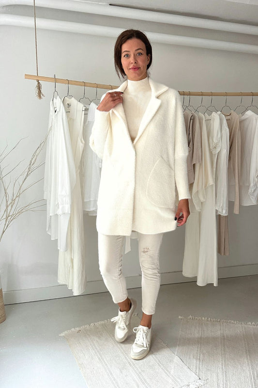 Pihepuha szőrös kabát - törtfehér