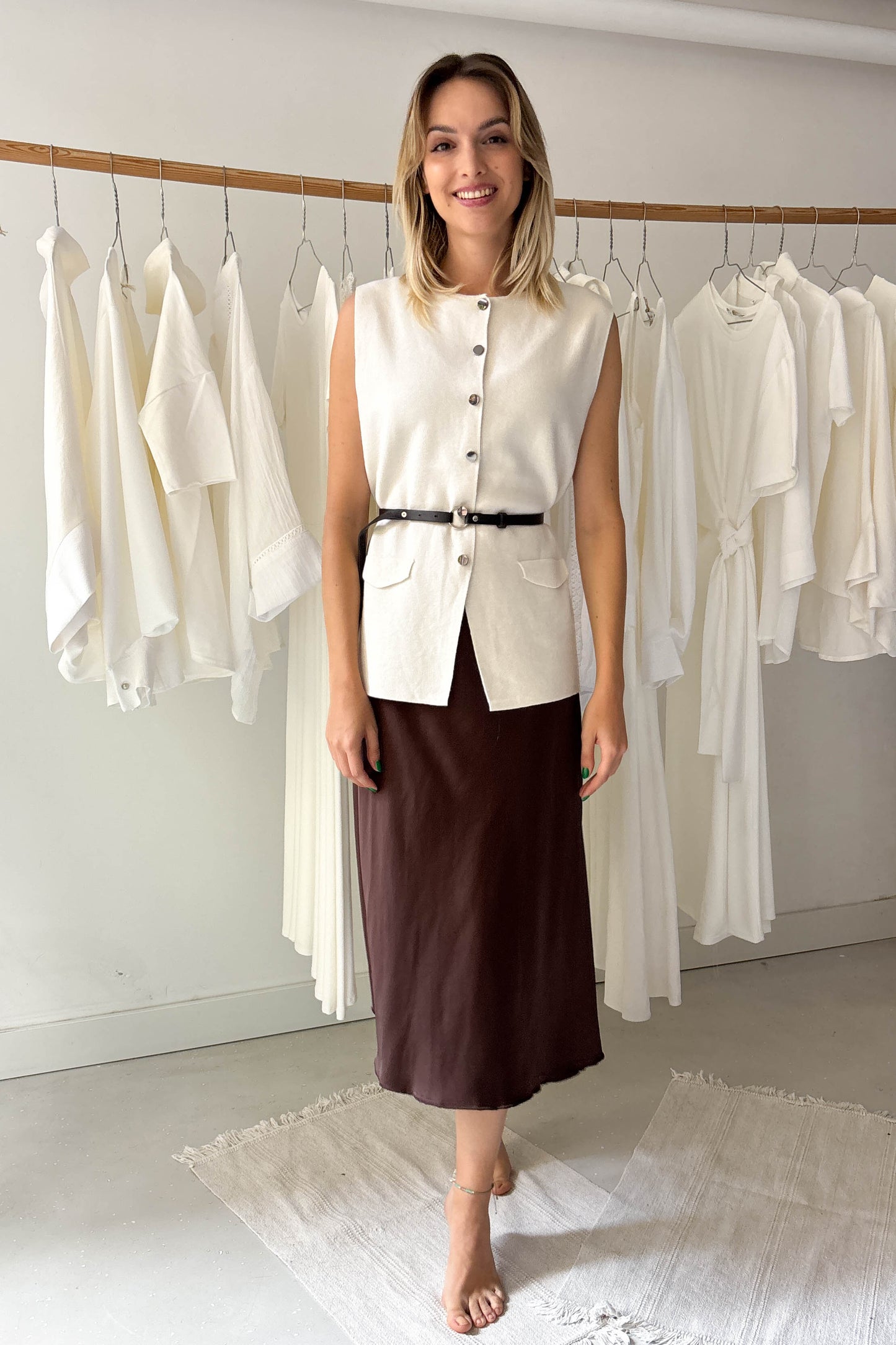 Kötött gombos mellény-törtfehér