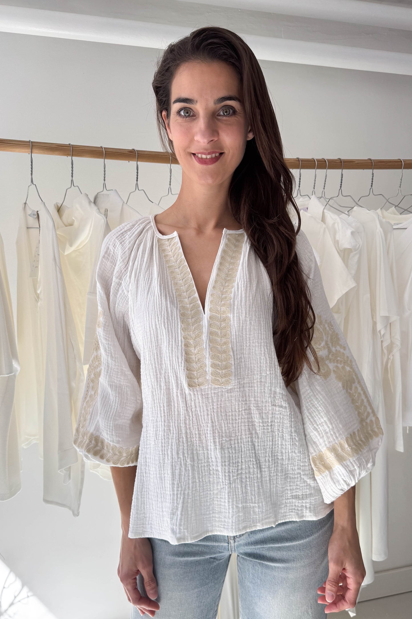 Törtfehér duplagéz felső hímzéssel