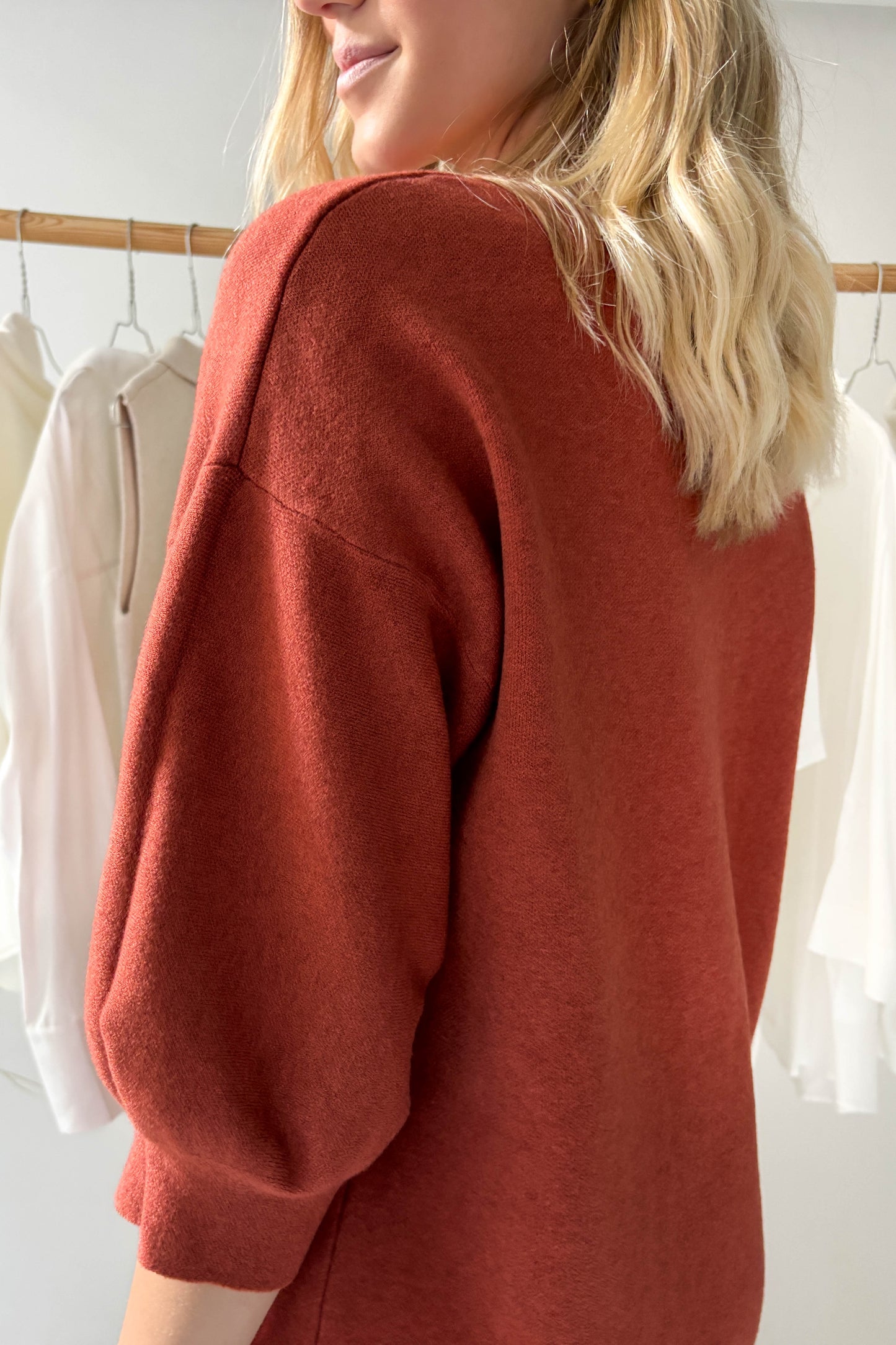 Puffos ujjú rövid kötött ruha-jácintpiros