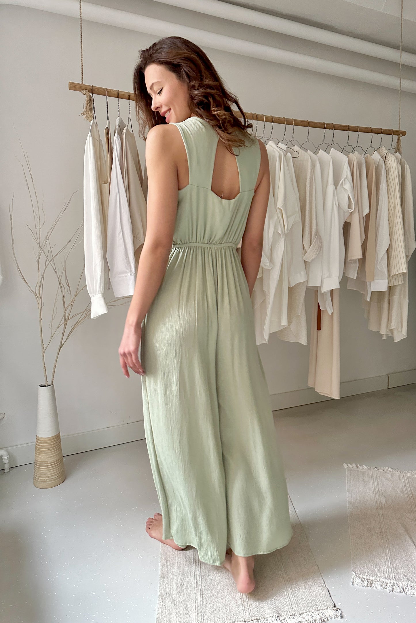 Ujjatlan viszkóz overál