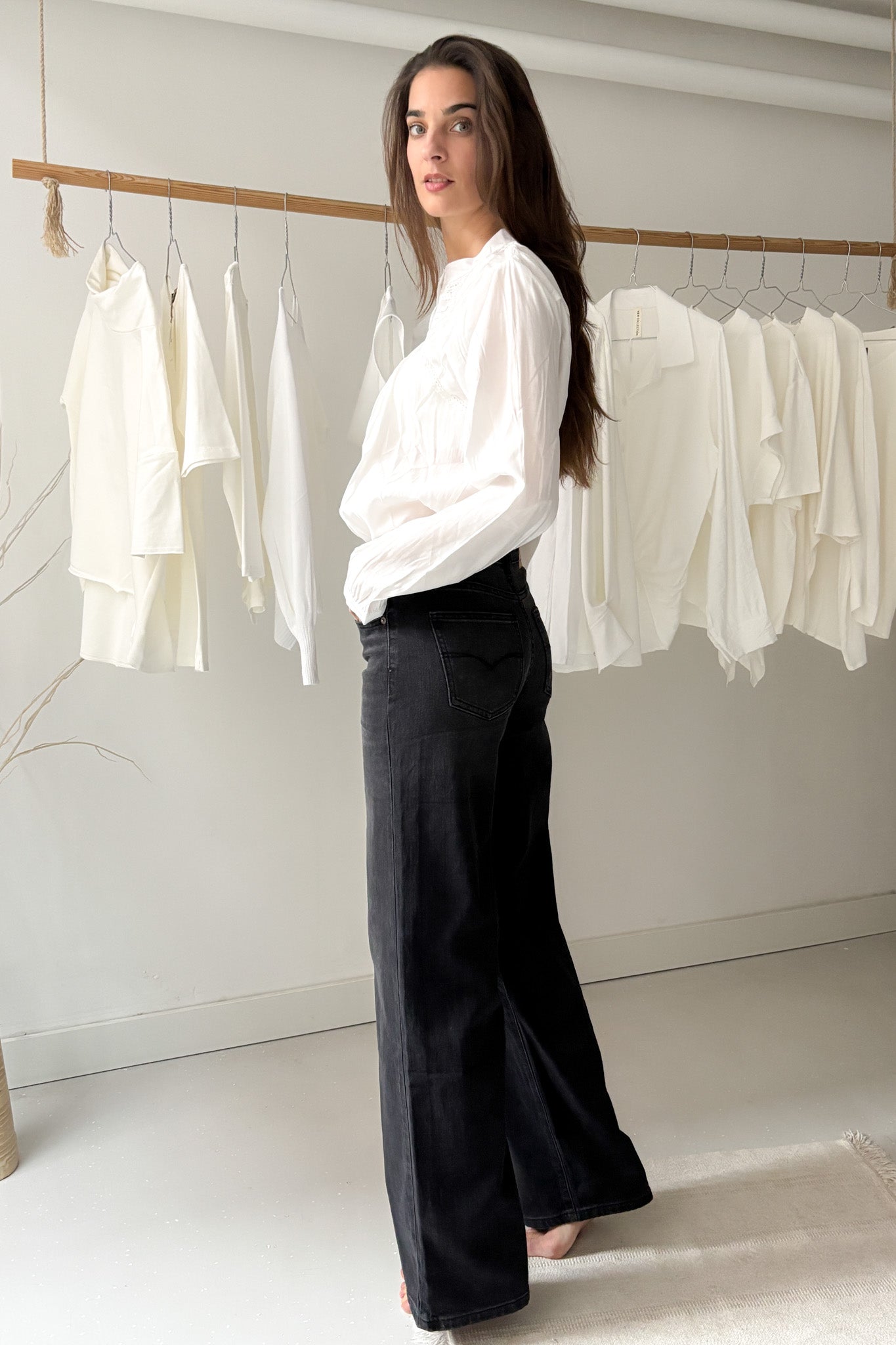 Csipkebetétes blúz