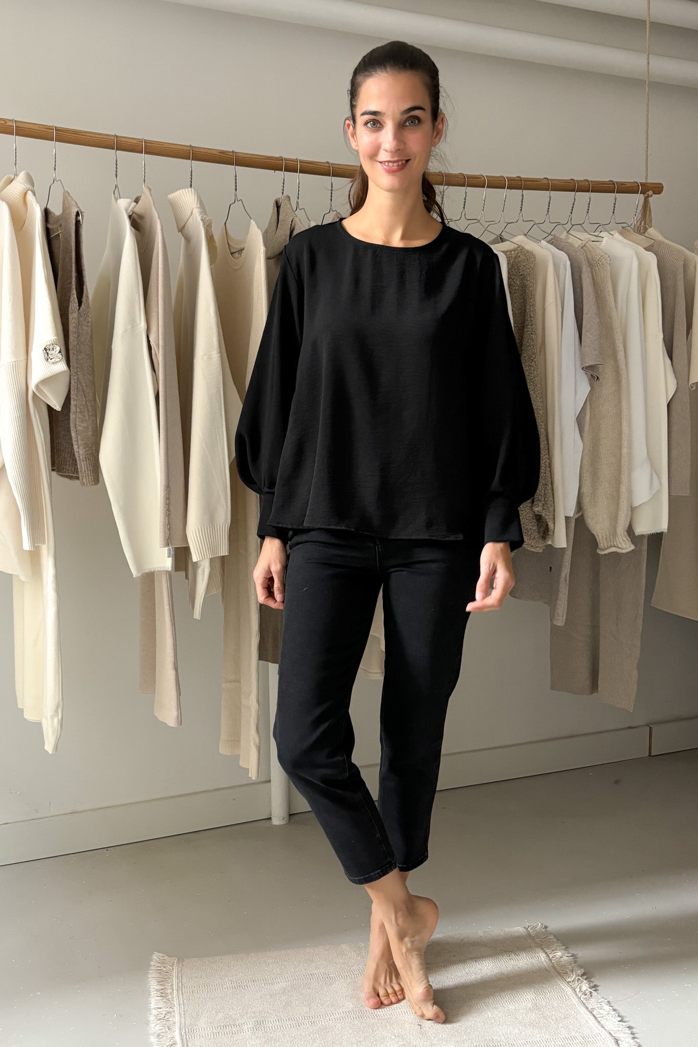 Bő ujjszabású blúz - fekete