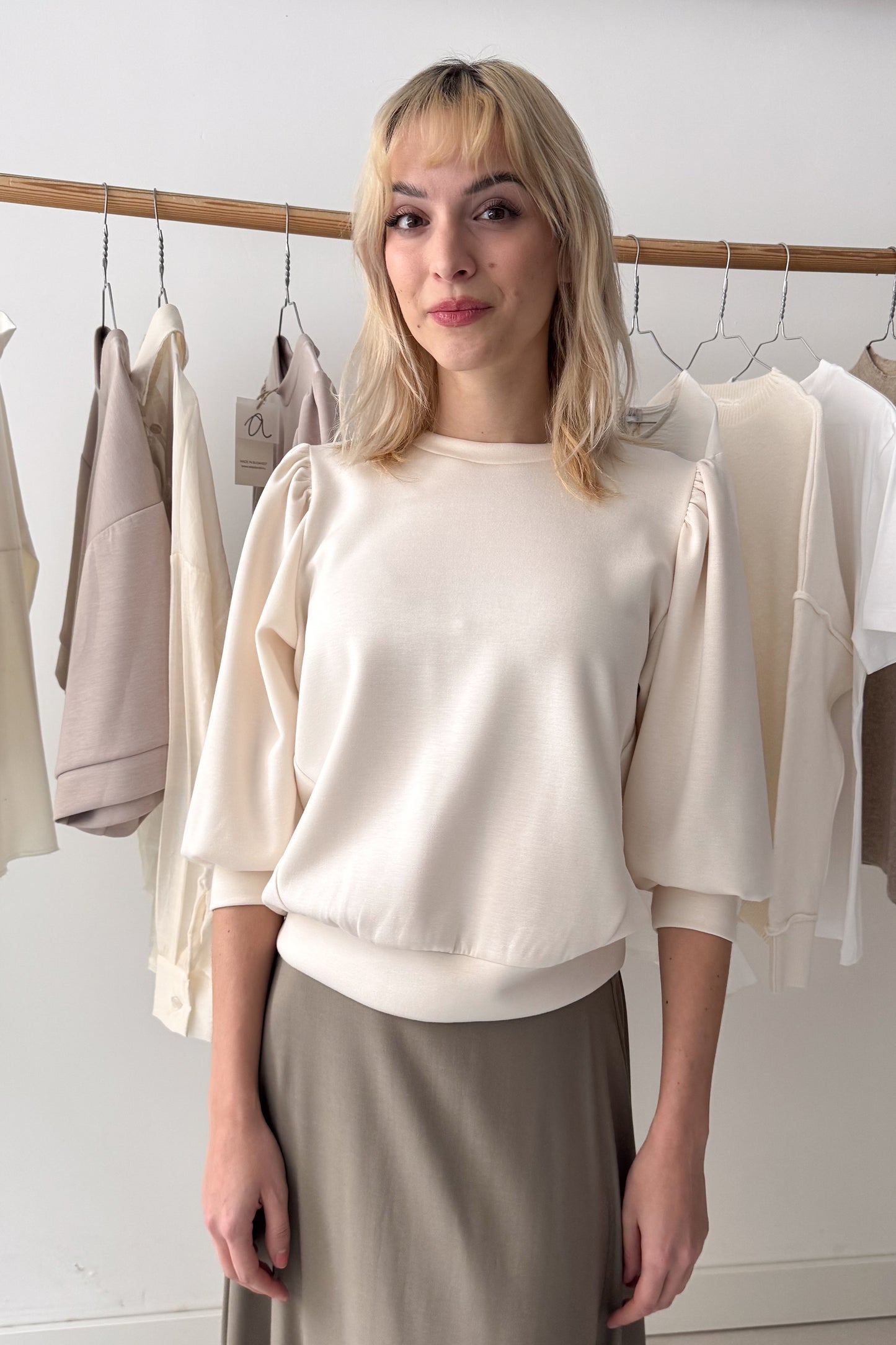 Puffos ujjú felső - krém