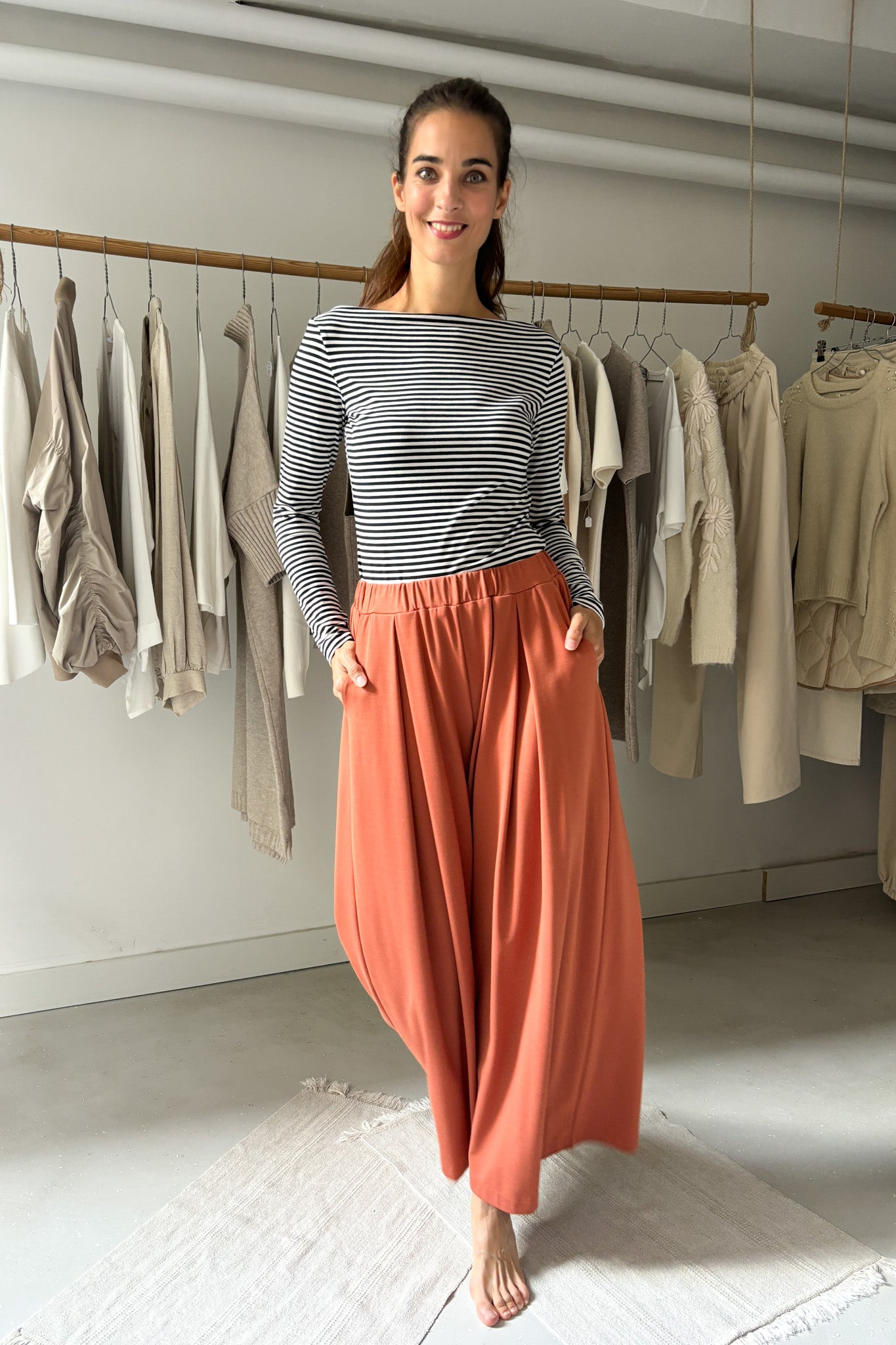 Elöl hajtásos, nadrág - pasztell tégla színű