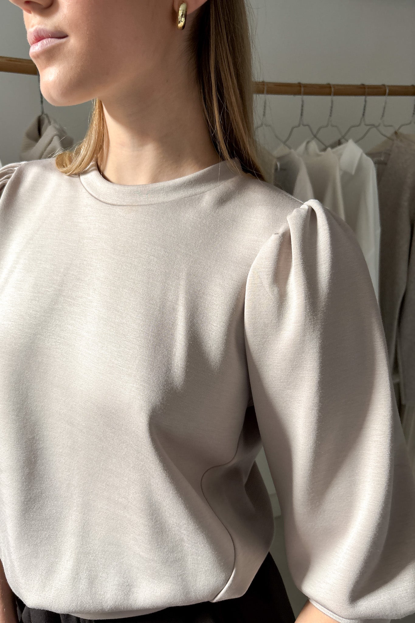 Puffos ujjú felső - pézsmabarna