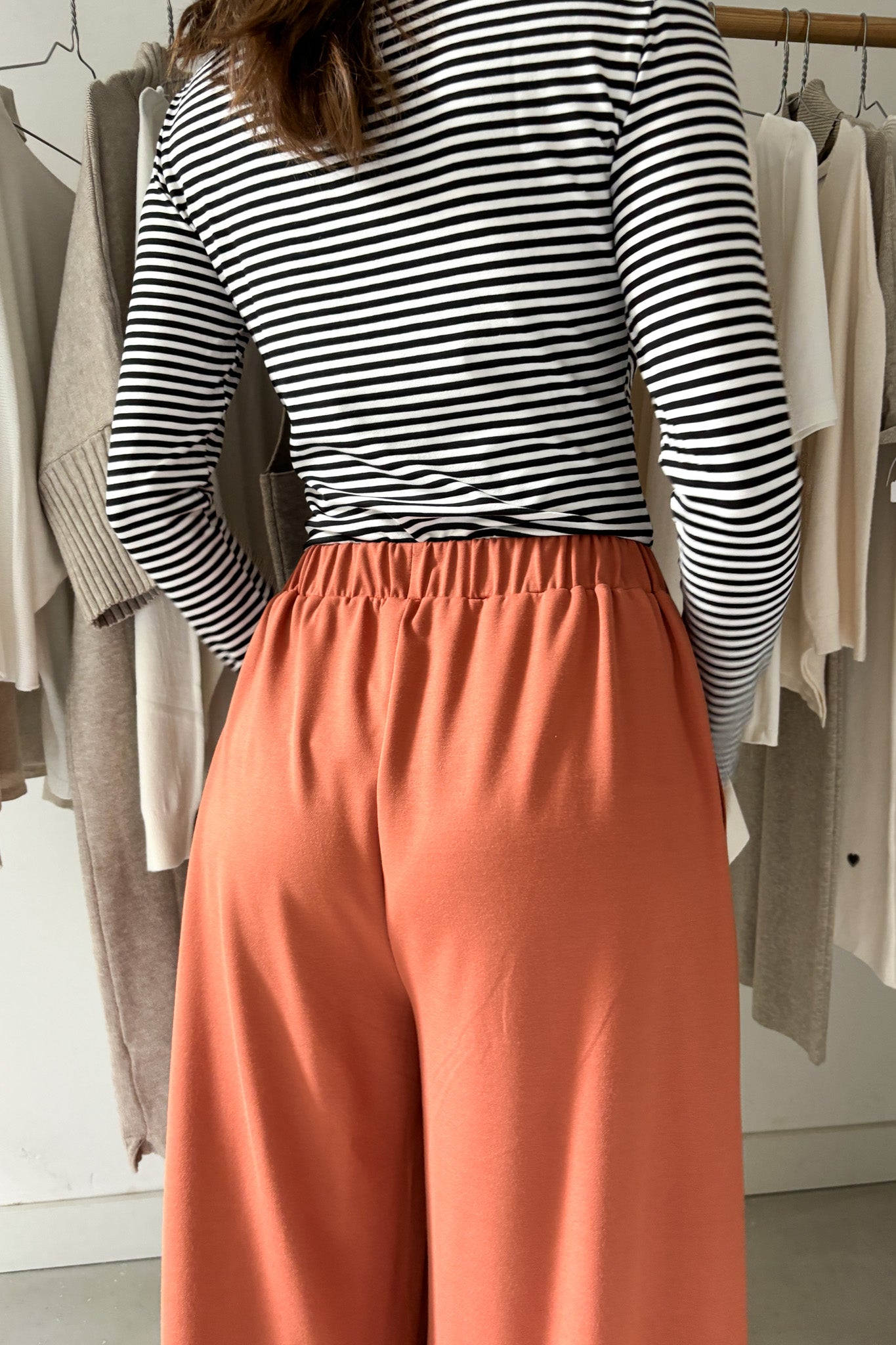 Elöl hajtásos, nadrág - pasztell tégla színű