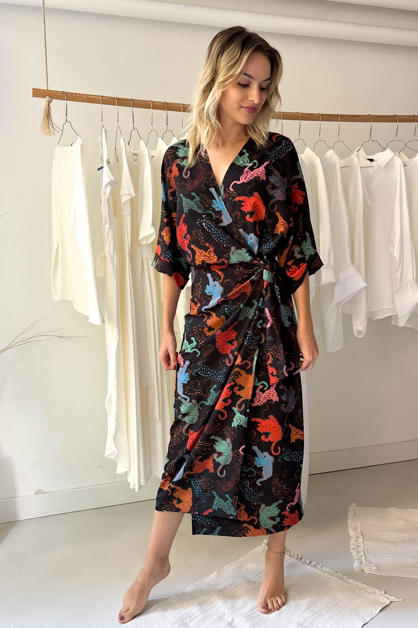 Átlapolós ruha-állatmintás