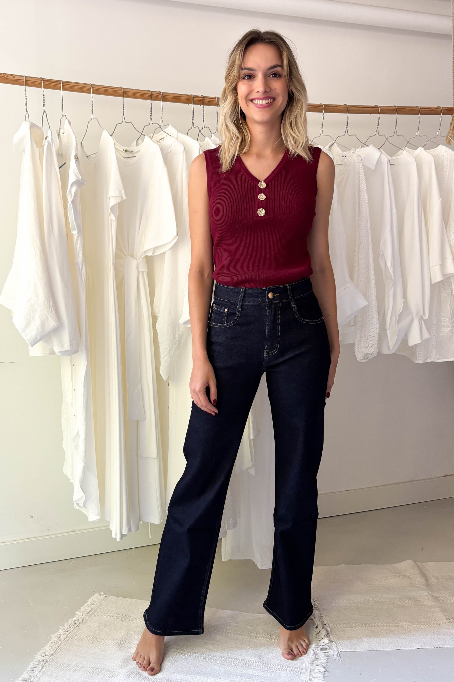 Ujjatlan aranygombos kötött felső-burgundi vörös