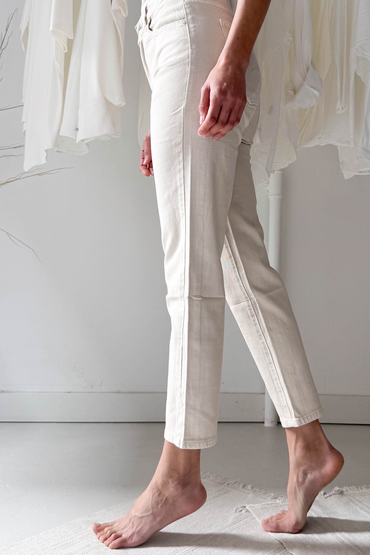 Bézs mom fit nadrág