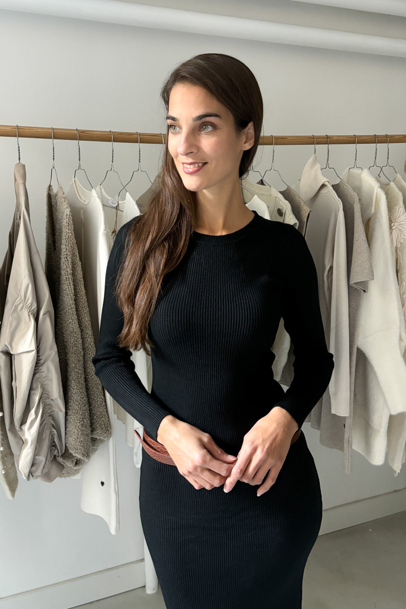 Testhezálló ruha - fekete