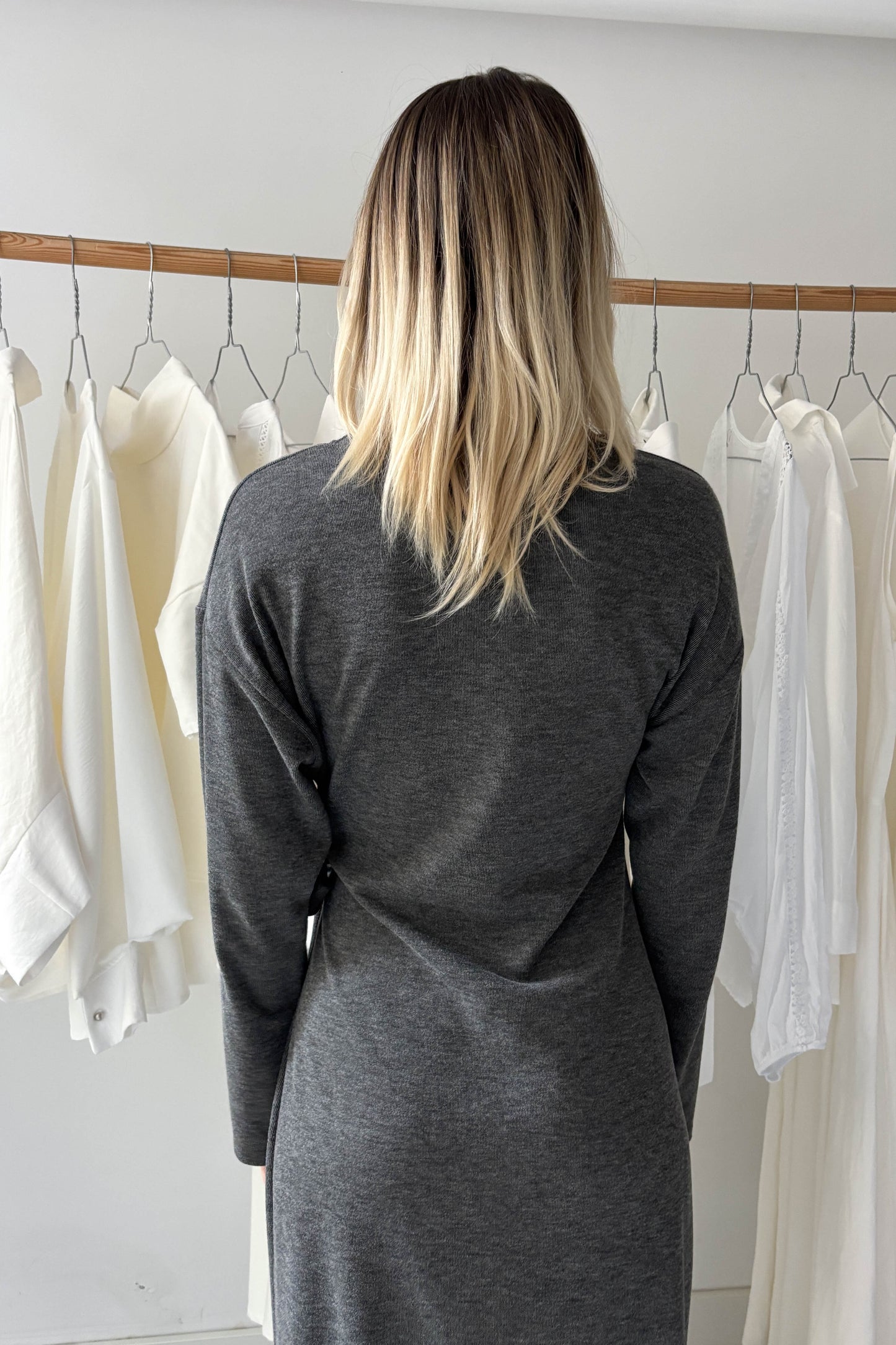 Oldalt megkötős ruha-szürke