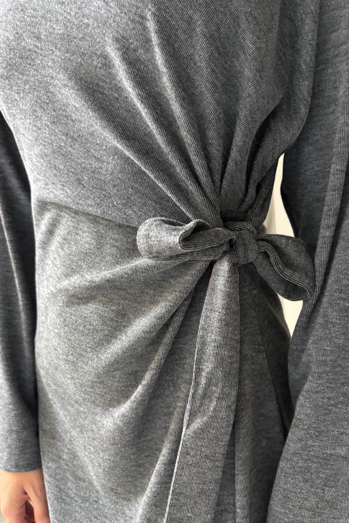 Oldalt megkötős ruha-szürke