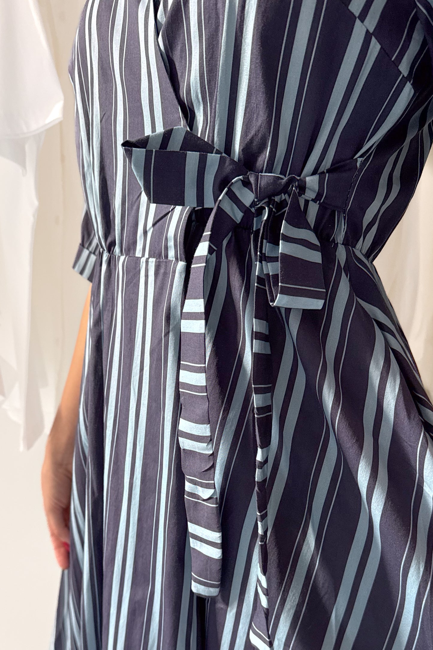 Sötétkék átlapolós ruha