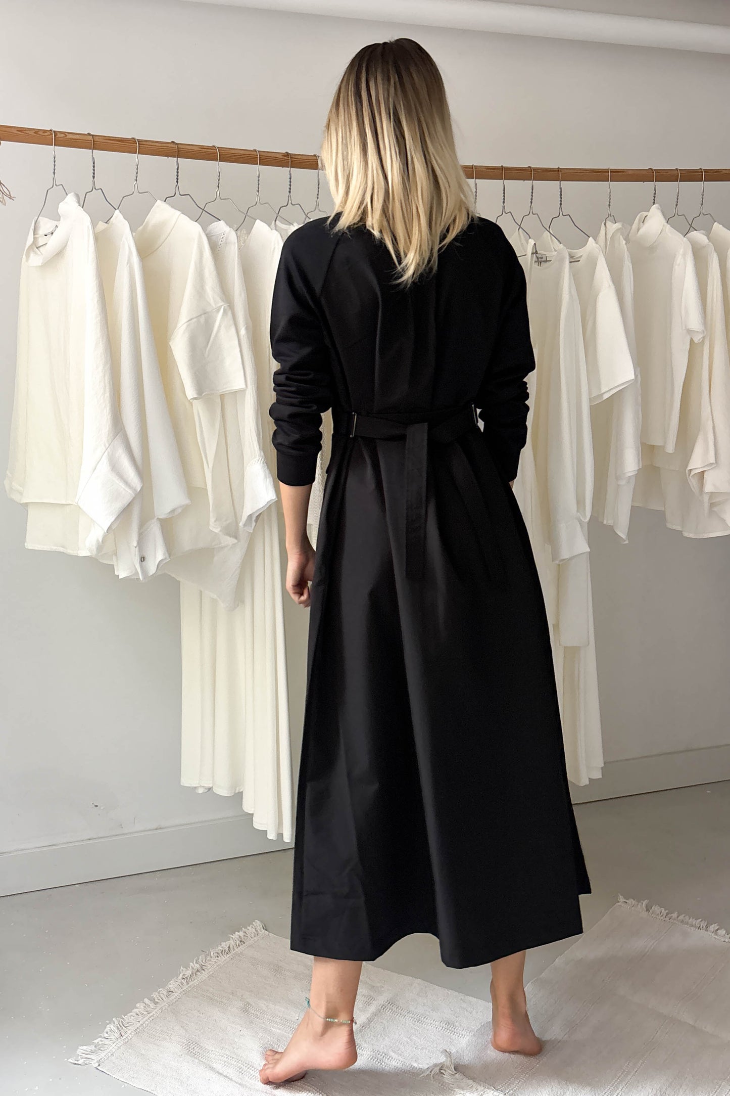 Rétegzett hatású ruha-fekete