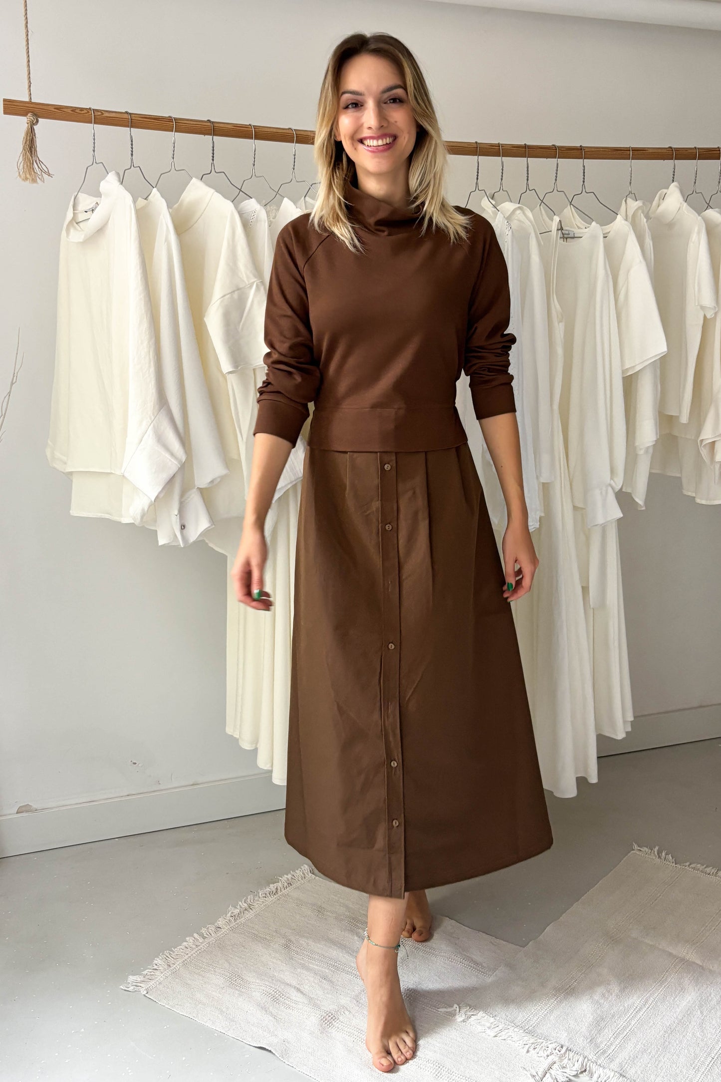 Rétegzett hatású ruha-kávébarna