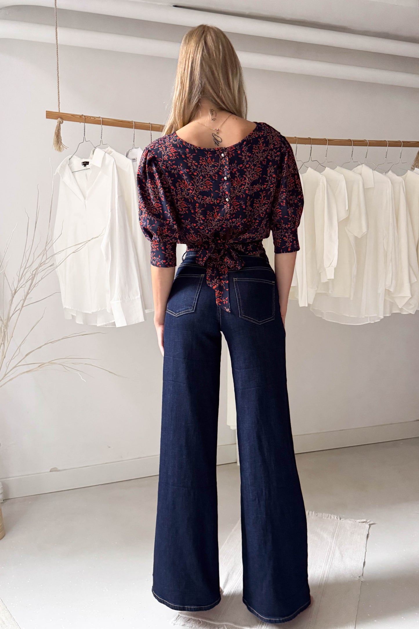 Hófehérke felső-sötétkék