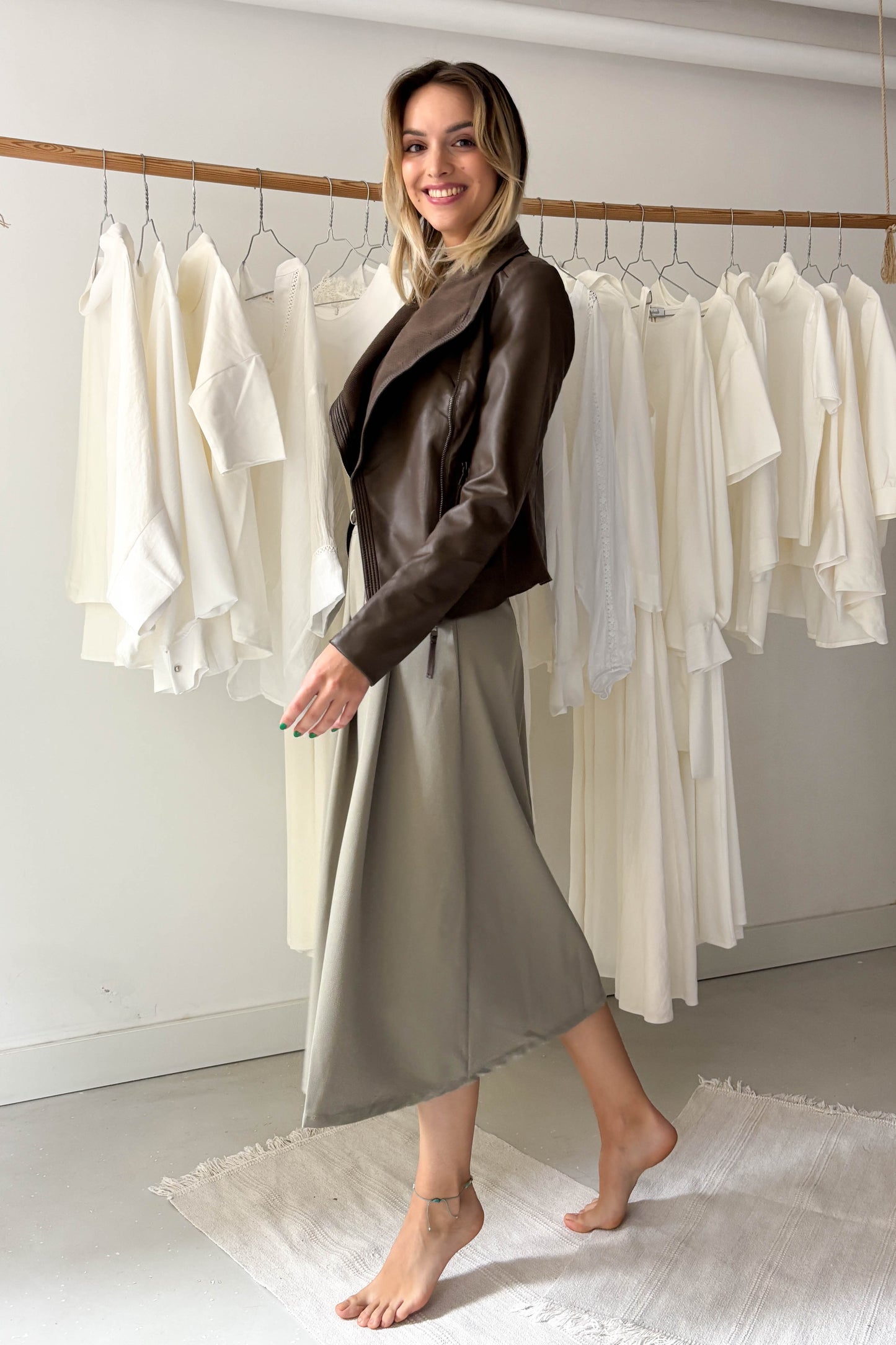 Pézsmabarna asszimetrikus bőrdzseki