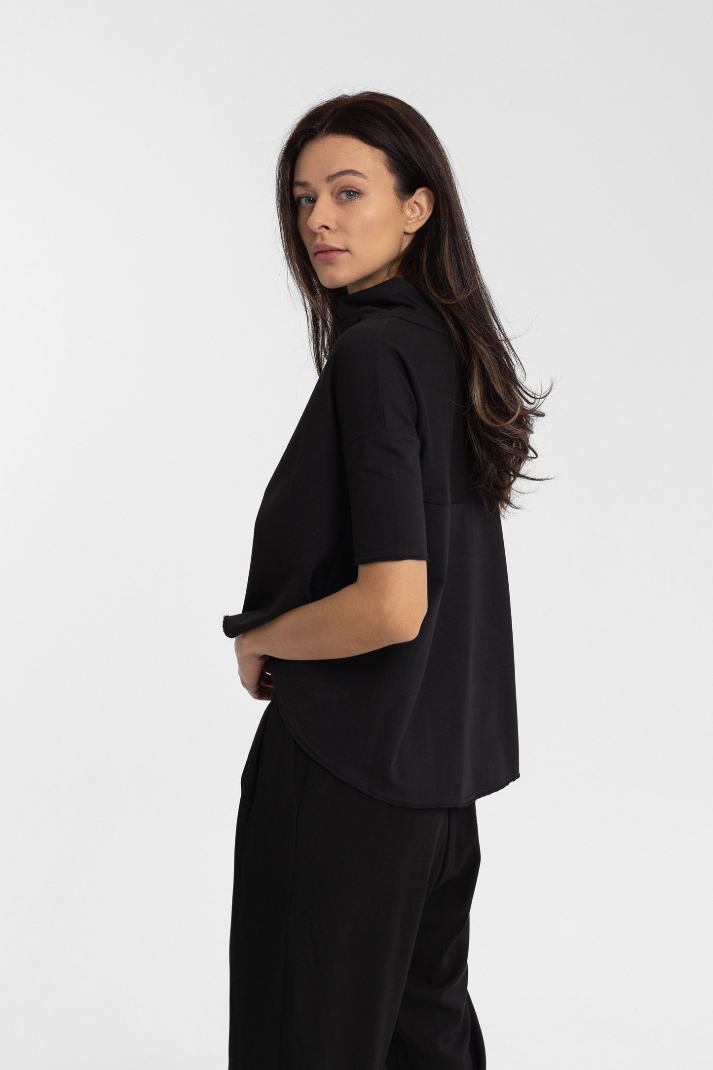 Csavart nyakú pulóver - rövid