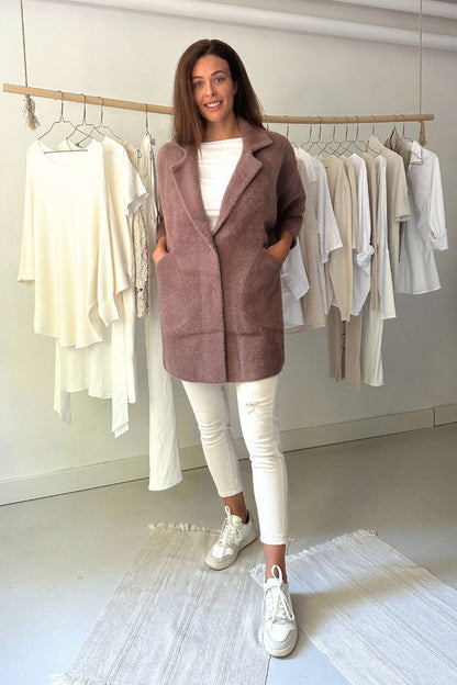 Pihepuha szőrös kabát - sötét mályva