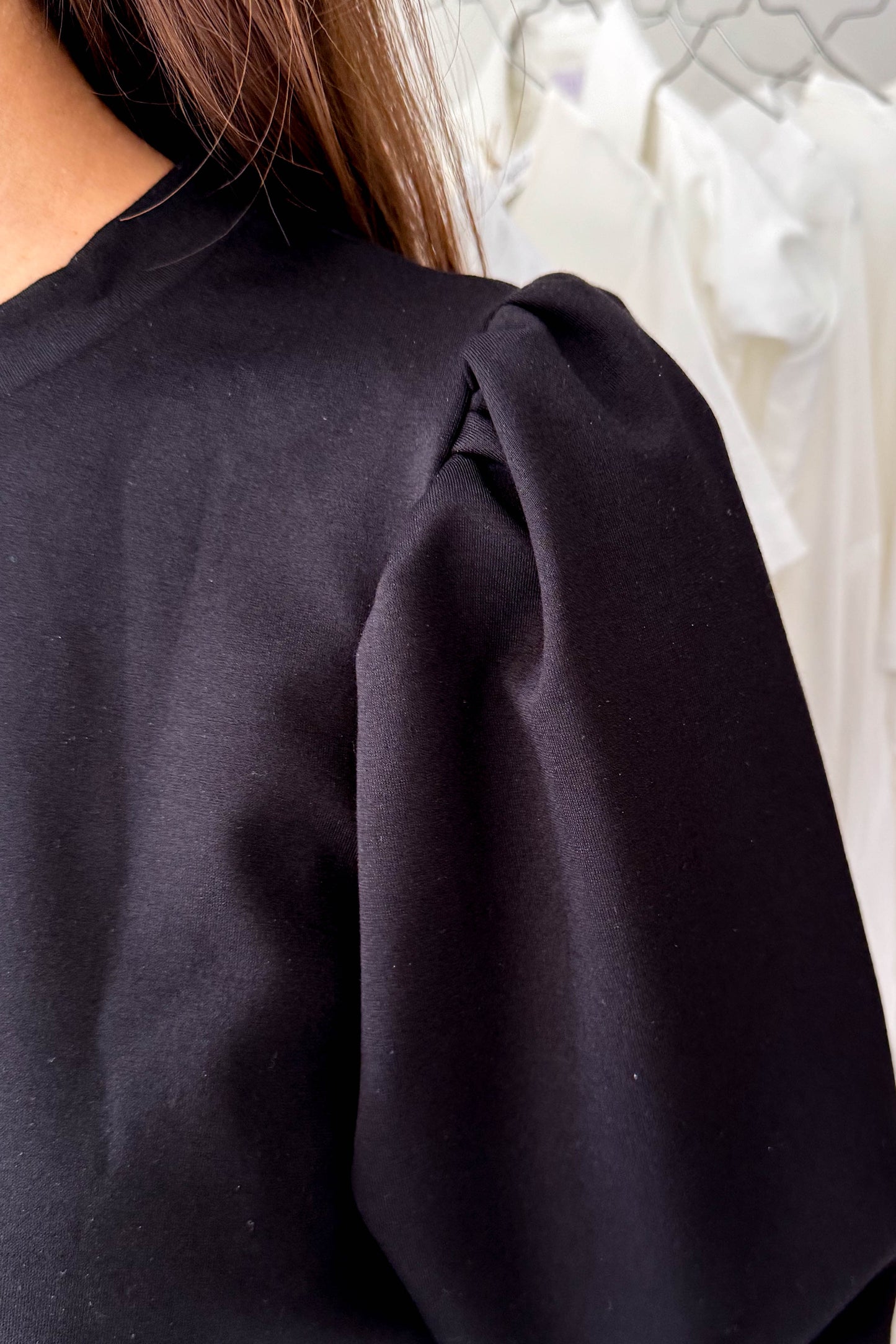 Puffos ujjú felső-fekete