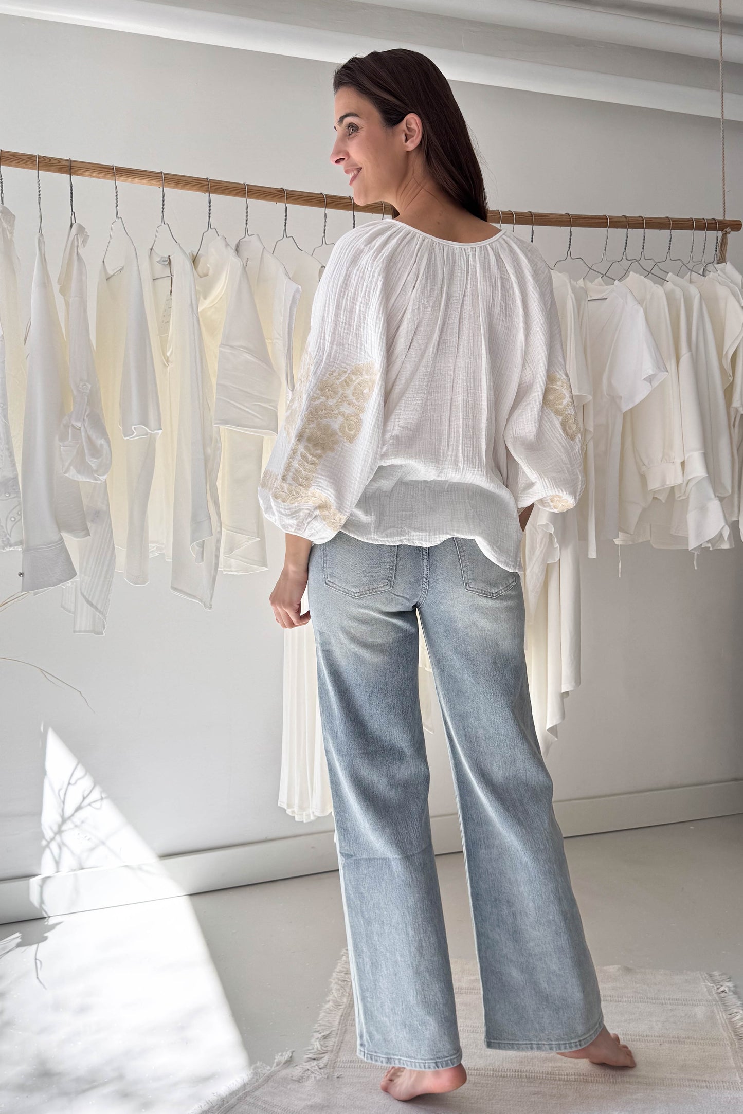 Törtfehér duplagéz felső hímzéssel