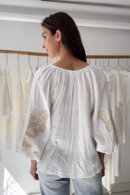 Törtfehér duplagéz felső hímzéssel