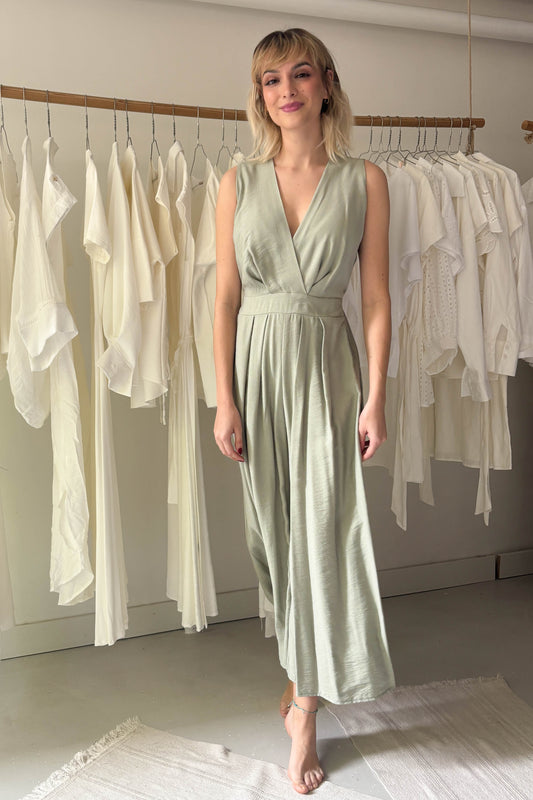 Ujjatlan hátul kivágott overál-pasztell zöld