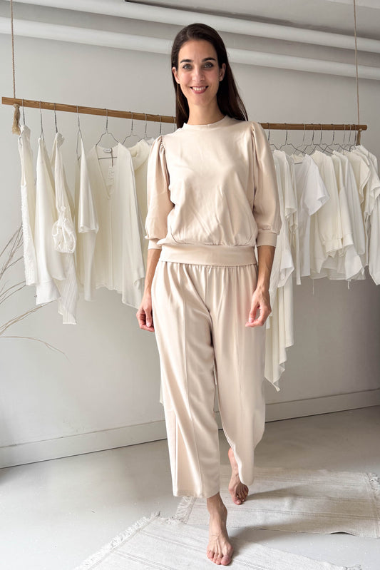 Puffos ujjú felső-bézs