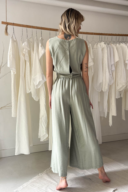 Ujjatlan, hátul gombos felső-pasztell zöld