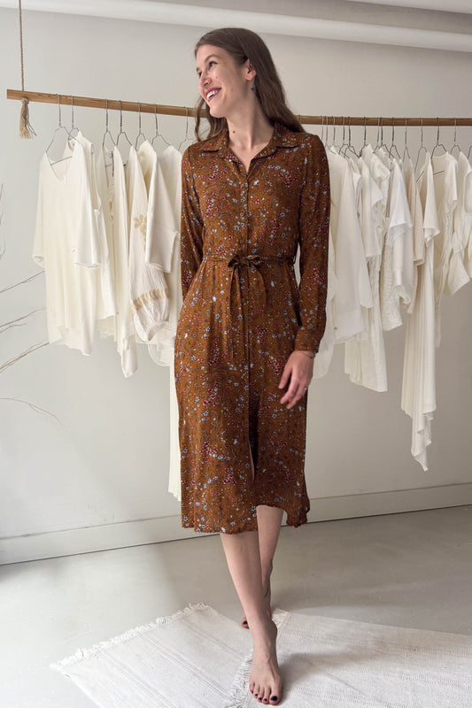 Klasszikus szabású ruha