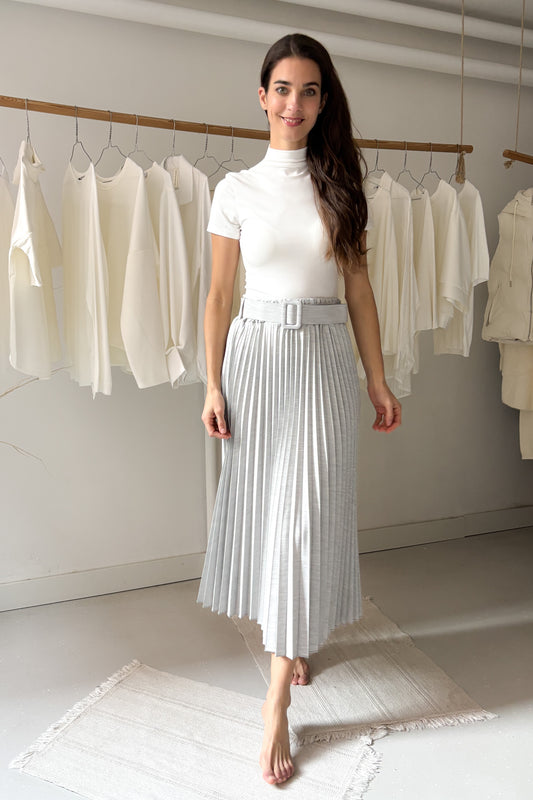 Szürke, plisszírozott szoknya