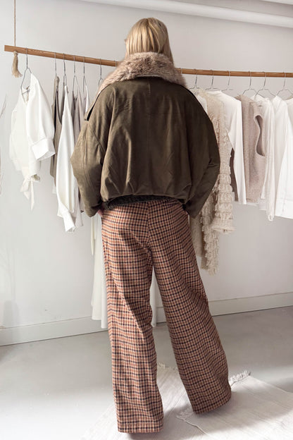 Levehető szőrös galléros művelúr bomberdzseki-khaki