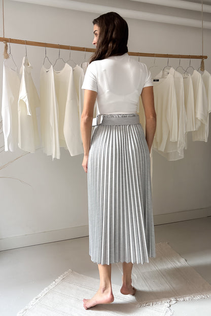 Szürke, plisszírozott szoknya