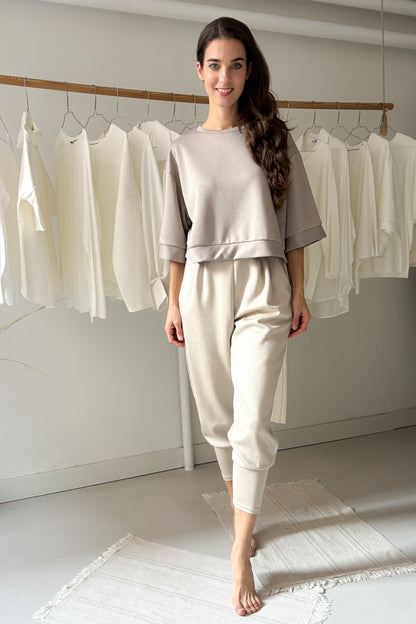 Alul szűk tréningnadrág - bézs