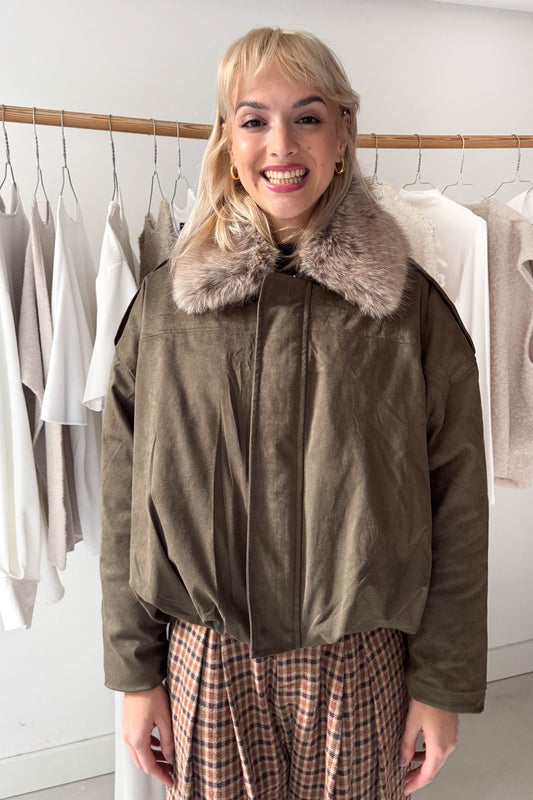 Levehető szőrös galléros művelúr bomberdzseki-khaki