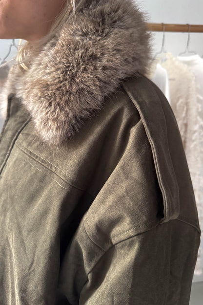 Levehető szőrös galléros művelúr bomberdzseki-khaki