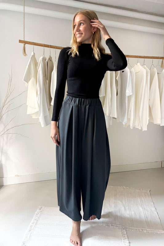 Elöl hajtásos vastagabb lenge nadrág-petrolzöld