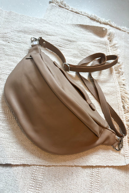 Oversize bőr övtáska - nugátbarna