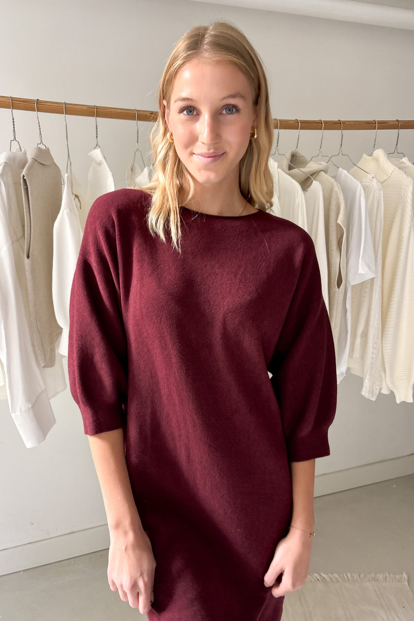 Puffos ujjú rövid kötött ruha - bordó