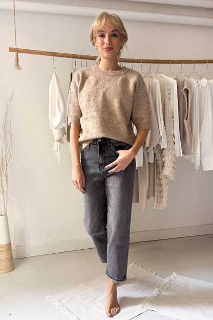 Díszített ujjú kötött felső-tejkaramell