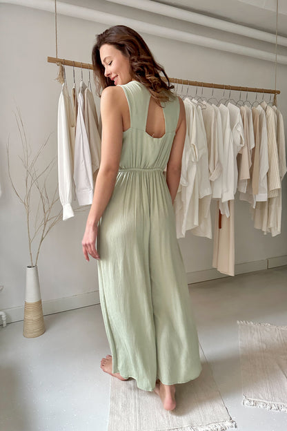 Ujjatlan viszkóz overál