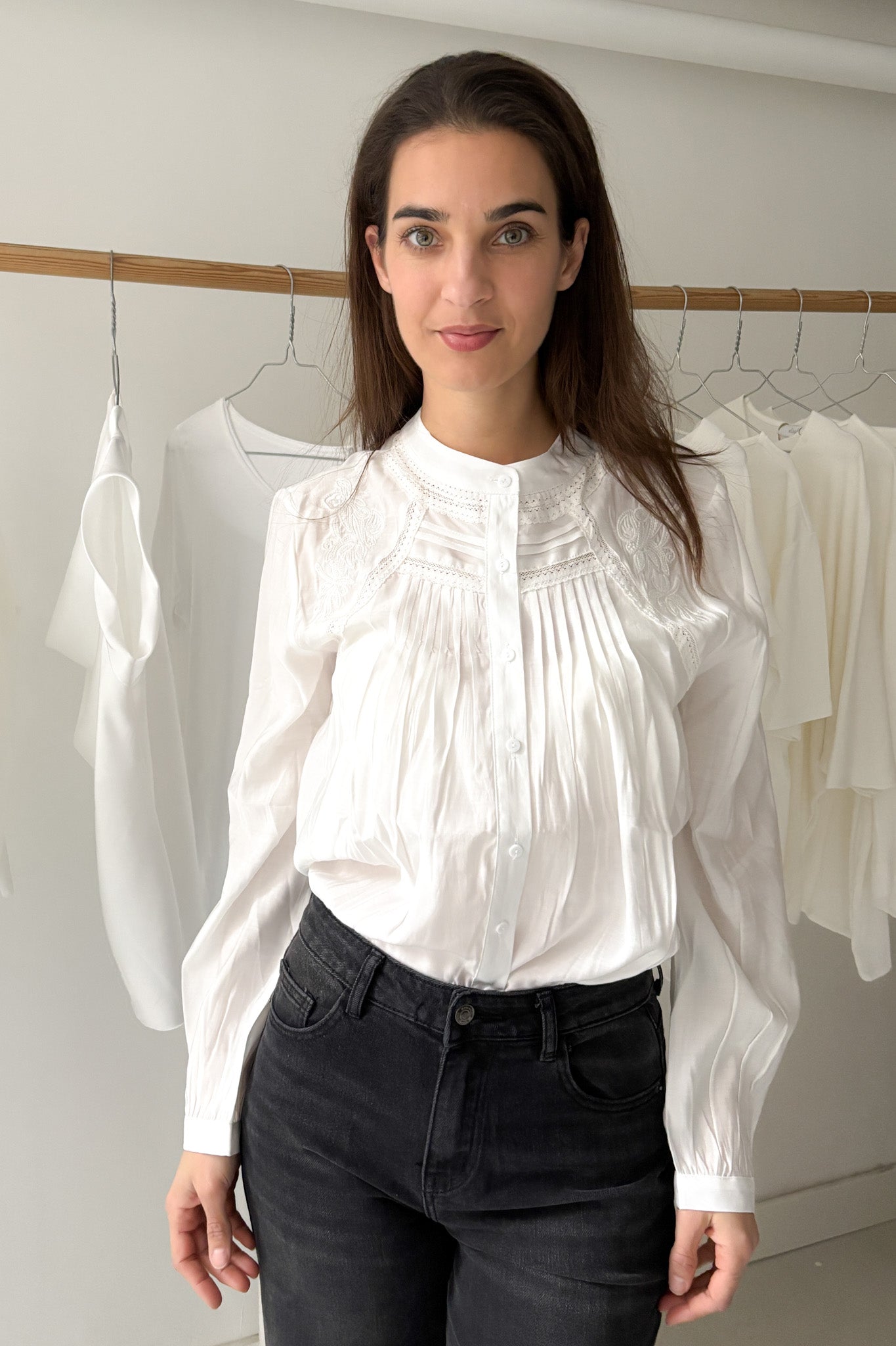 Csipkebetétes blúz