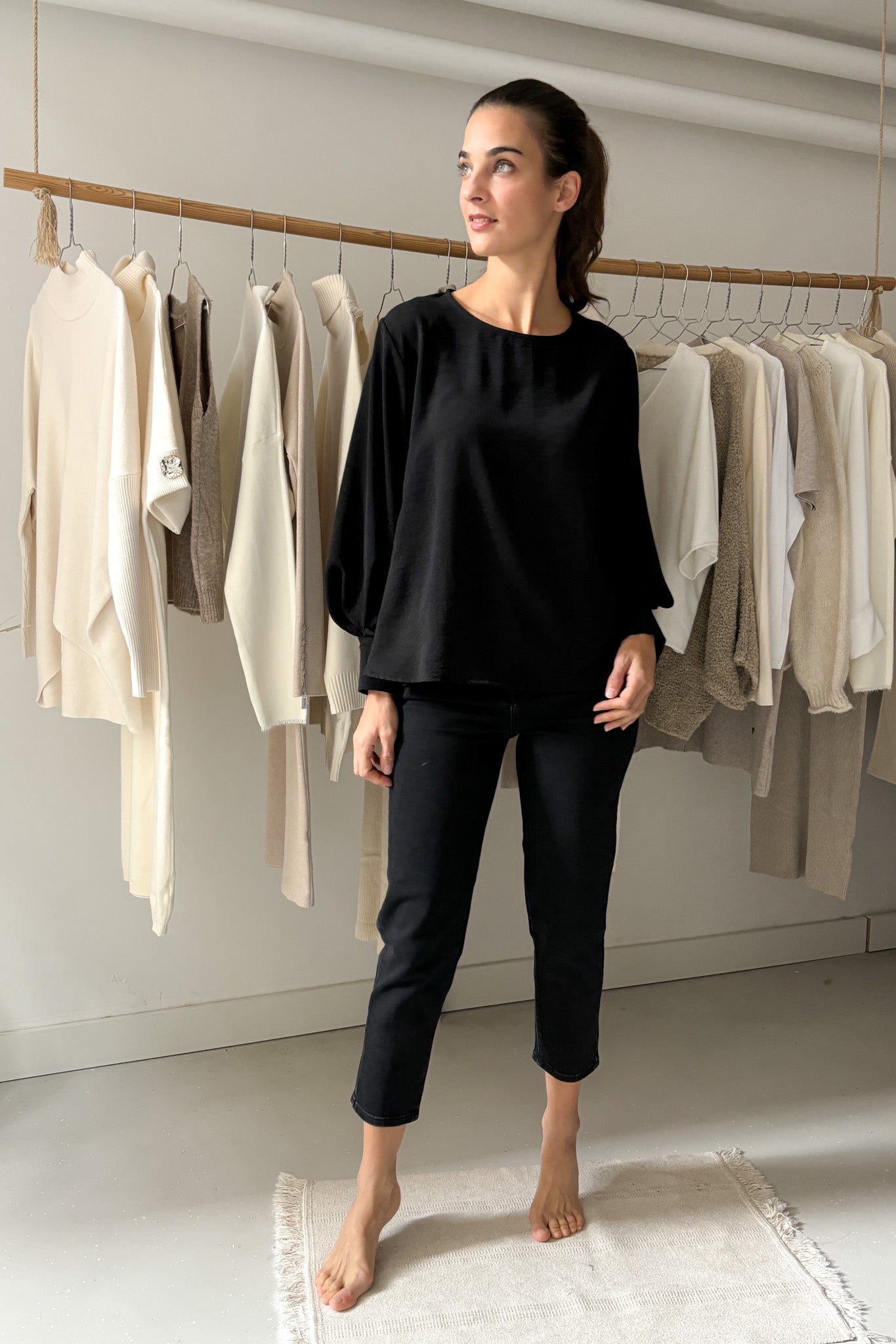 Bő ujjszabású blúz - fekete