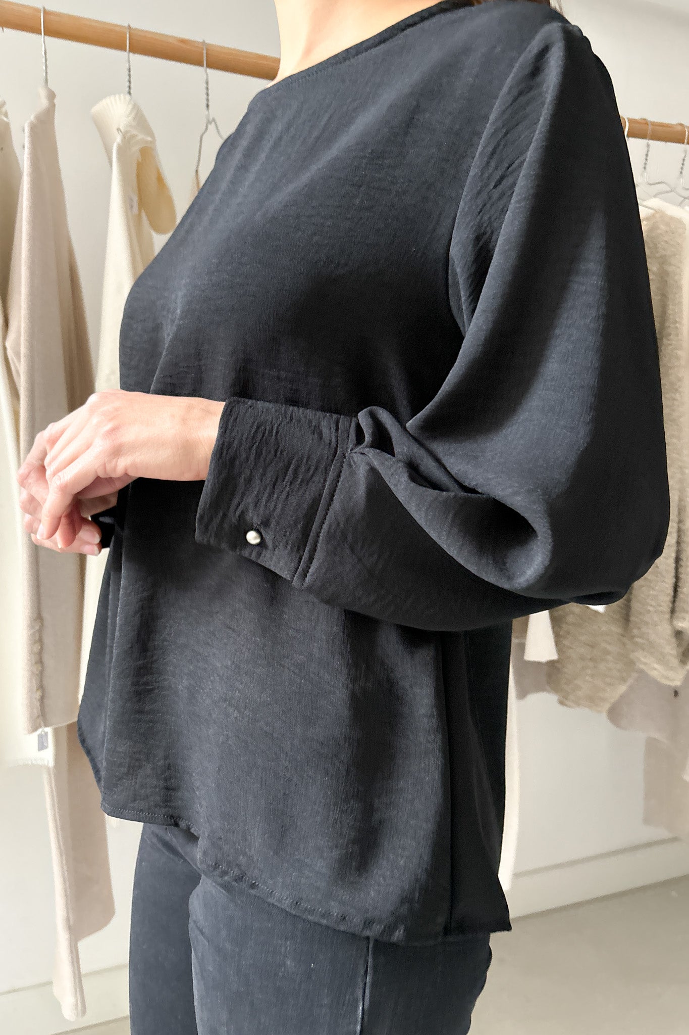 Bő ujjszabású blúz - fekete