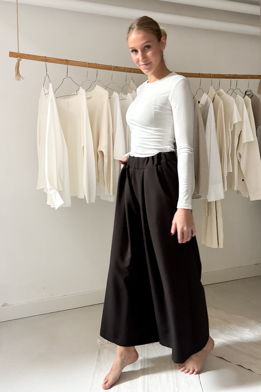 Elöl hajtásos vastagabb lenge nadrág-wenge szín