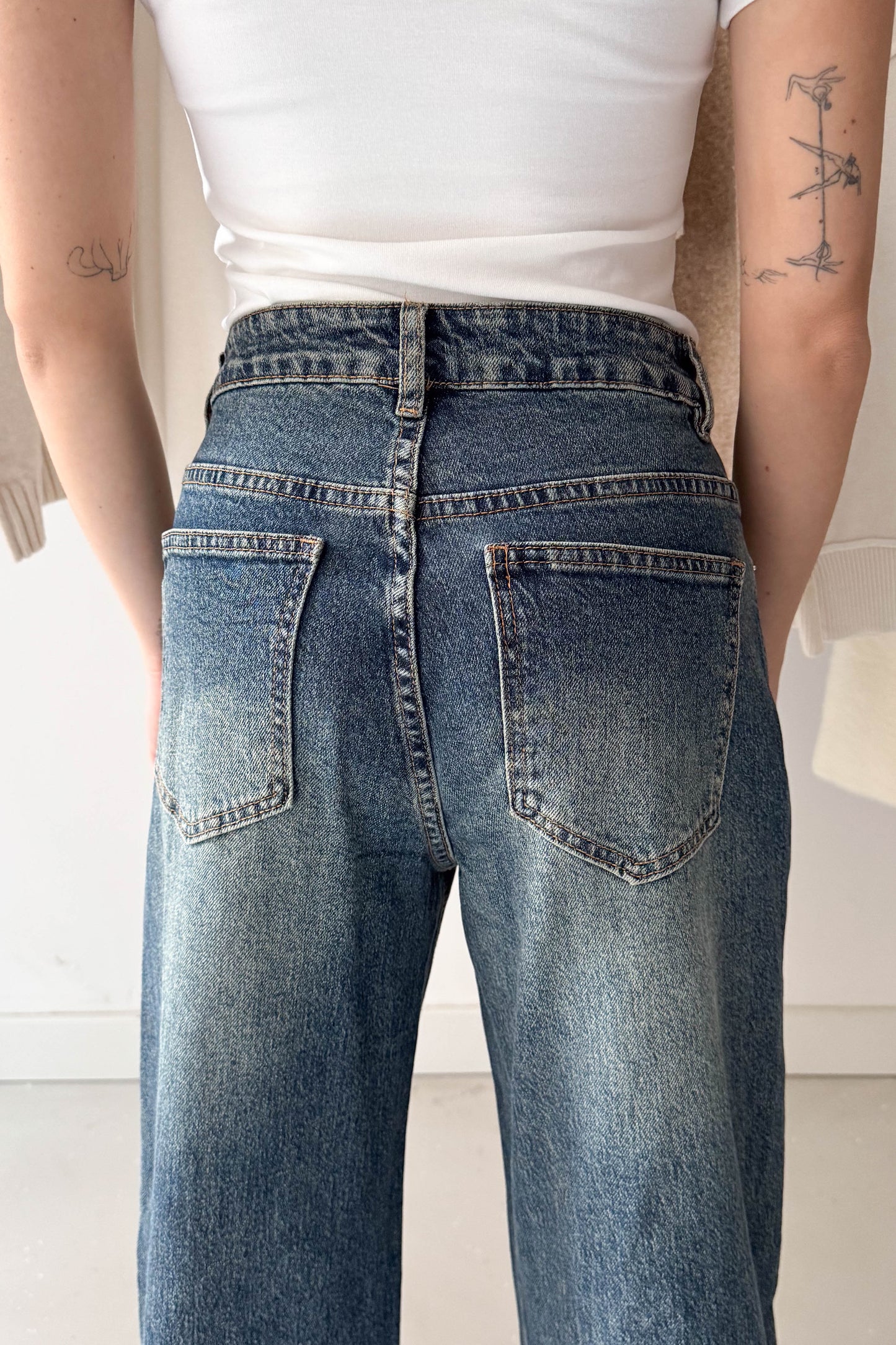 Felhajtott aljú farmernadrág