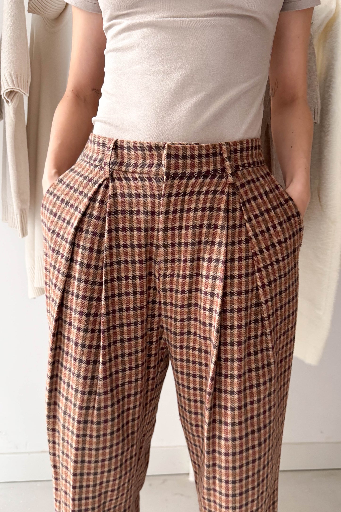 Bélelt, vastag kockás nadrág-rókavörös