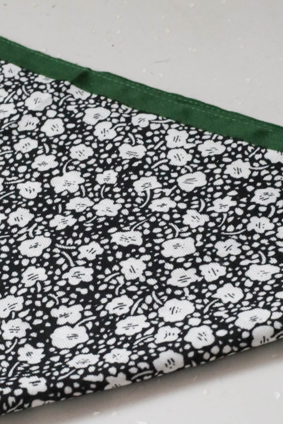 Viszkóz kendő - fekete/zöld